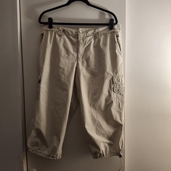 Caribbean Joe Women's Khaki Capris - Picture 1 of 10